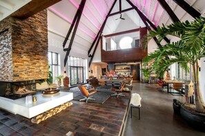 Deluxe Villa, 3 Bedrooms, Non Smoking, Bathtub | Living area - het Lichthuis (Zandvoort)