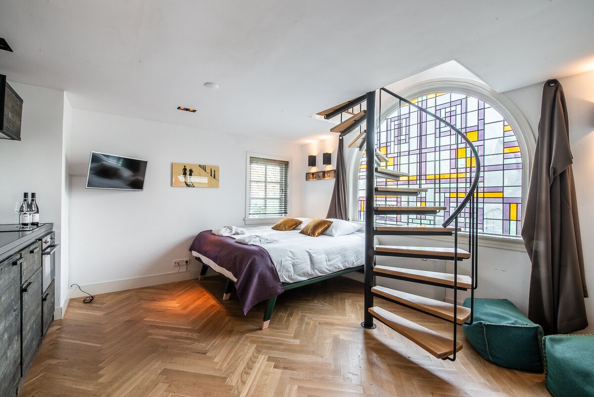 Apartment | Daunenbettdecken, Zimmersafe, laptopgeeigneter Arbeitsplatz