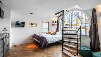 Apartment | Daunenbettdecken, Zimmersafe, laptopgeeigneter Arbeitsplatz