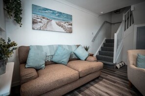 Flat-screen TV - Beautiful 1 bed house in Prestatyn Garden/Parking. (Prestatyn)