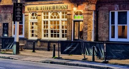 Cute Lion Cottage in Egham -Heathrow- 6 Guests