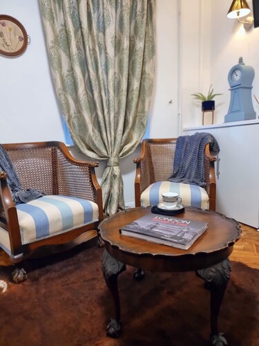 Cute Lion Cottage in Egham -Heathrow- 6 Guests