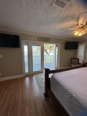 3 chambres, bureau, Wi-Fi gratuit, draps fournis