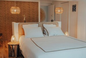 7 Schlafzimmer, Schreibtisch