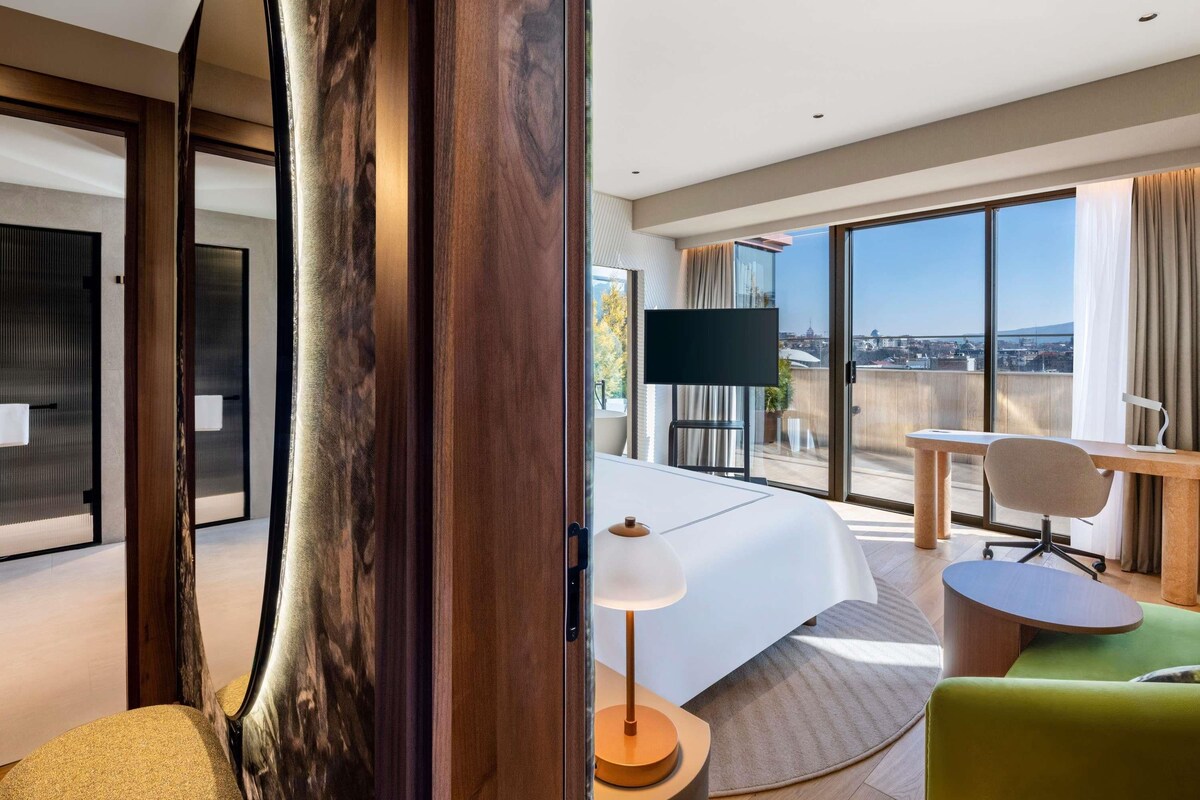 Presidential Suite, 1 King Bed, Terrace | Premium bedding, minibar, in-room safe, desk