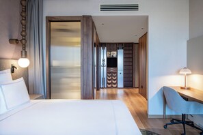 Swiss Vitality Room | Premium bedding, minibar, in-room safe, desk