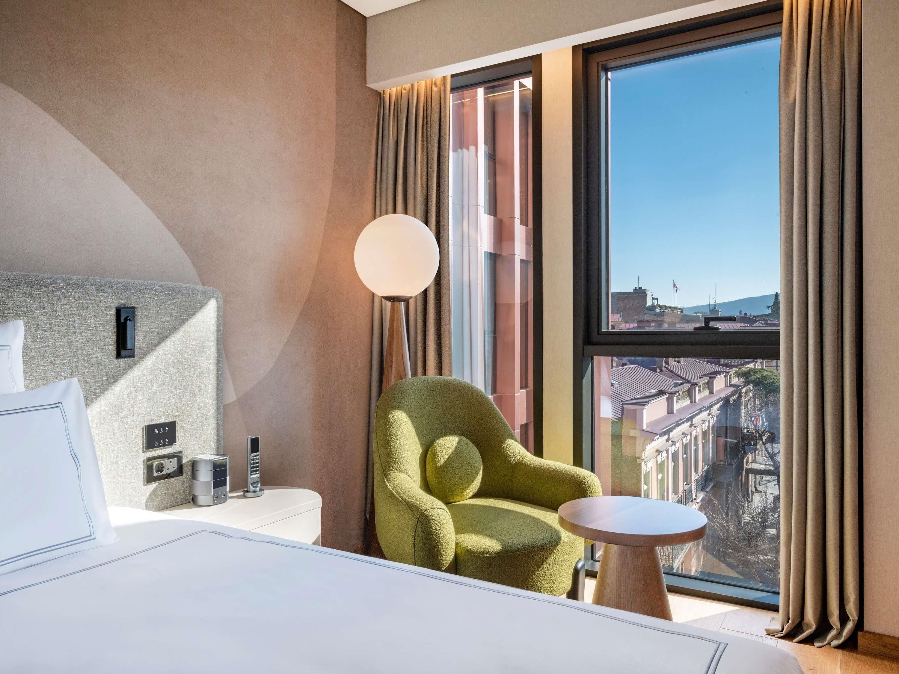 Swiss, Business Twin Room, 2 Twin Beds | Premium bedding, minibar, in-room safe, desk