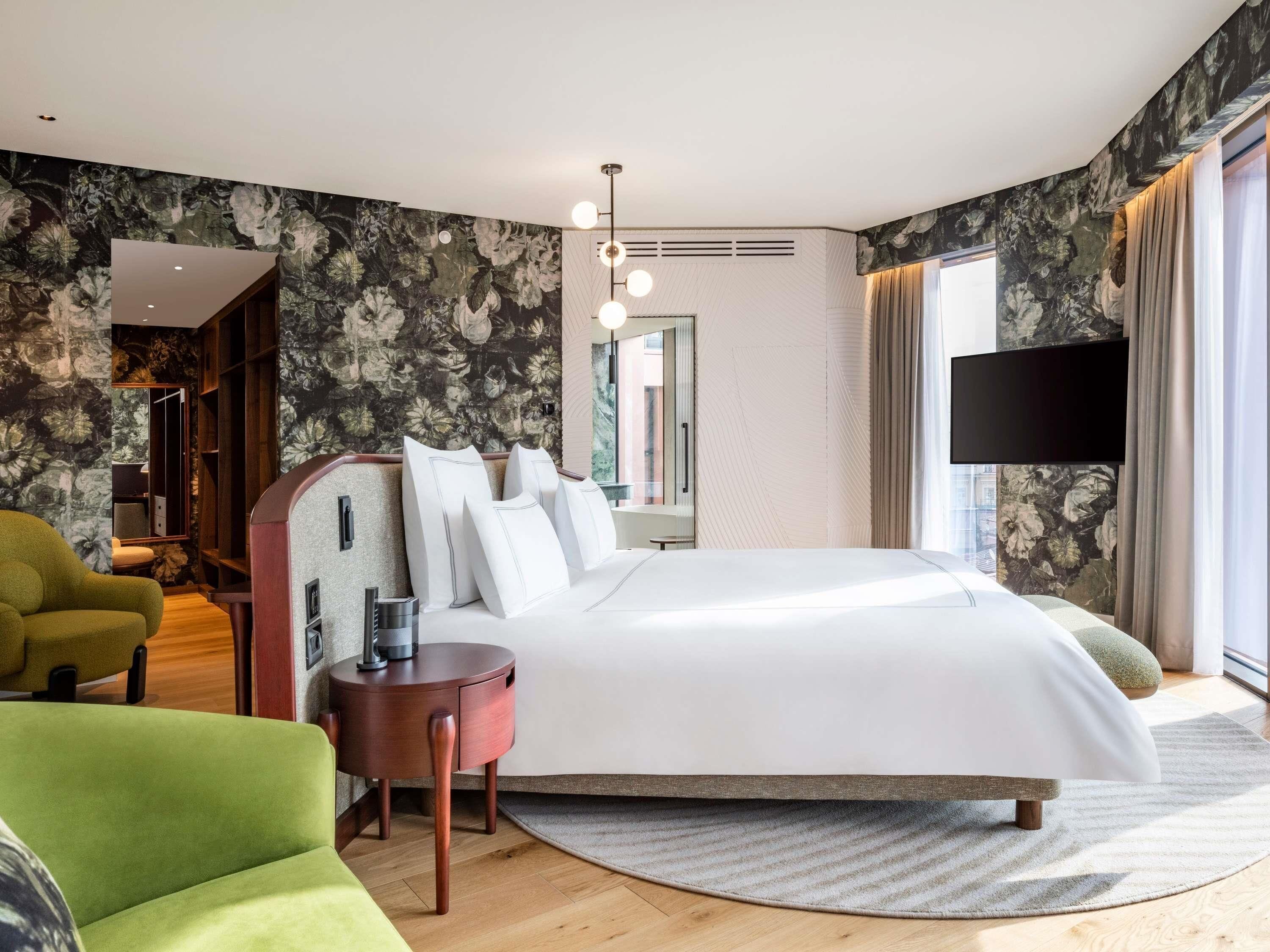 Presidential Suite, 1 King Bed | Premium bedding, minibar, in-room safe, desk