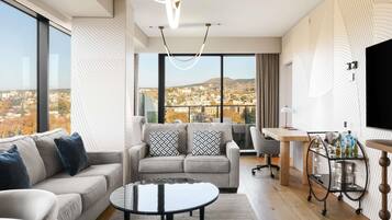 Swiss, Executive Suite, 1 King Bed, Terrace | Premium bedding, minibar, in-room safe, desk