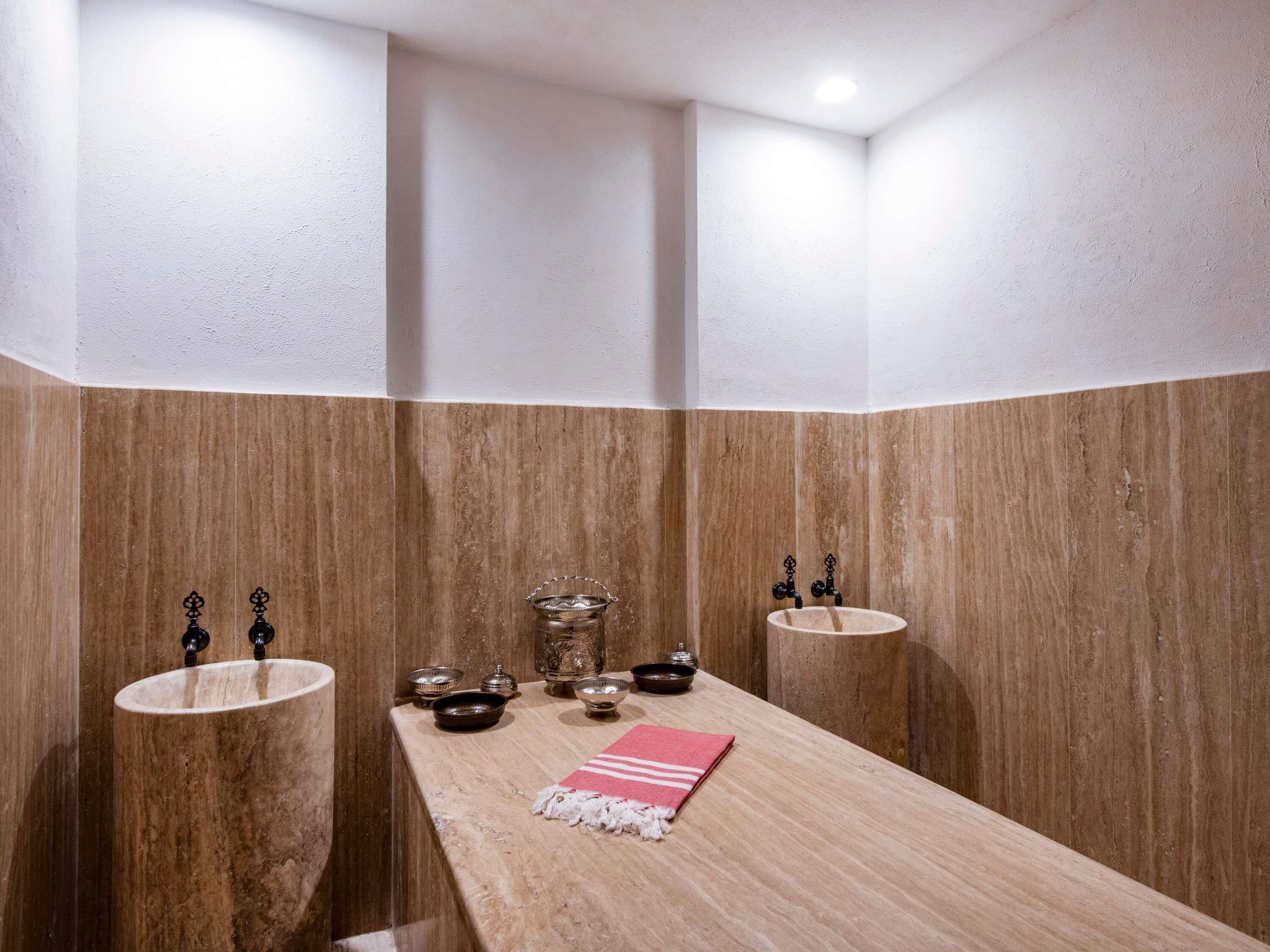 Baño turco/hammam, hidroterapia, envolturas corporales