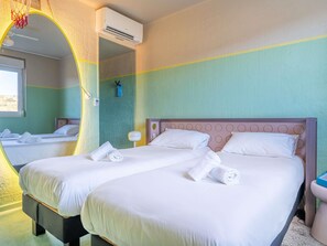 Habitación, 2 camas individuales (Pop) | Escritorio, insonorización y wifi gratis