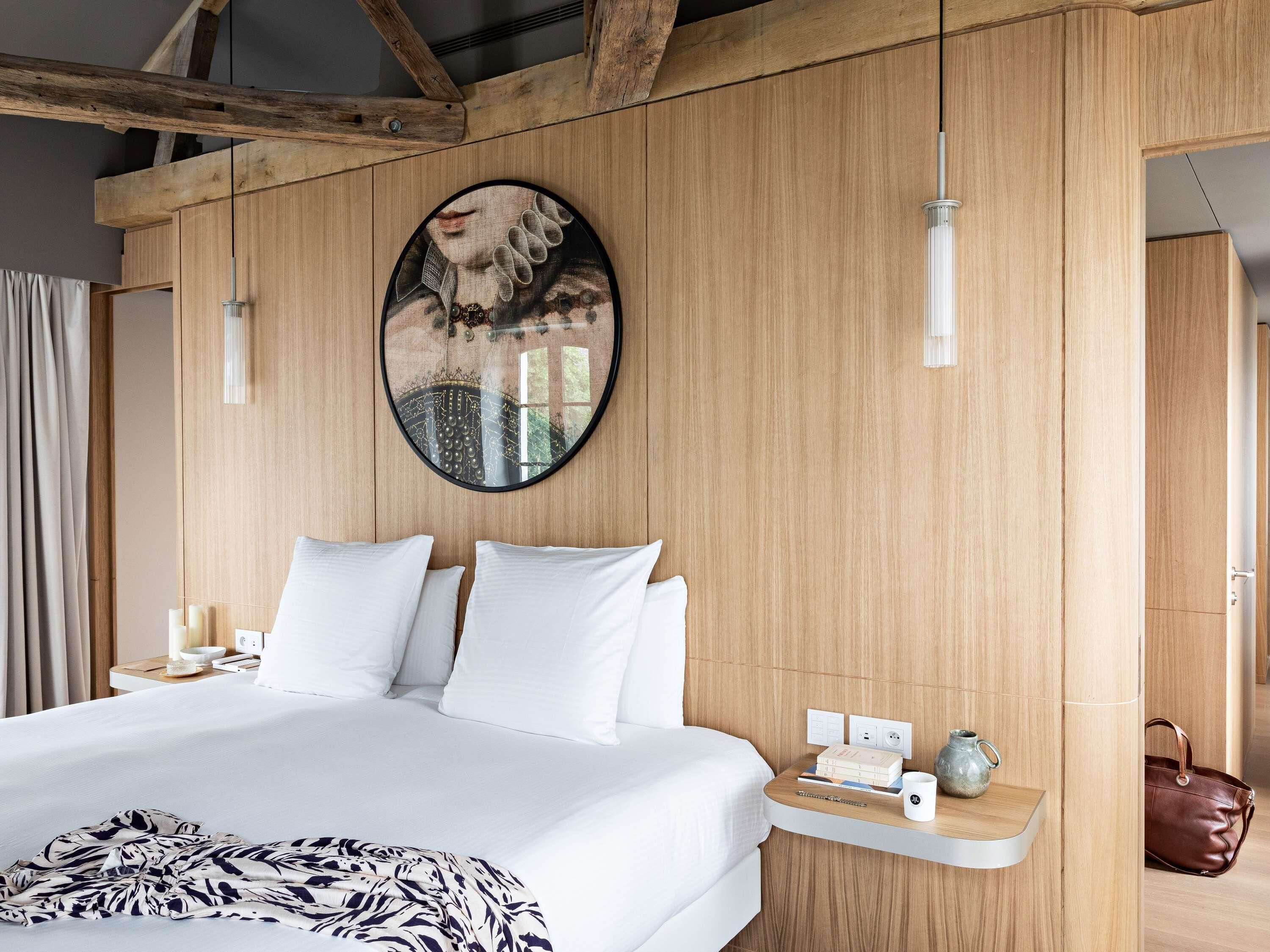 Suite, 1 King Bed (Margot) | Premium bedding, free minibar, in-room safe, desk