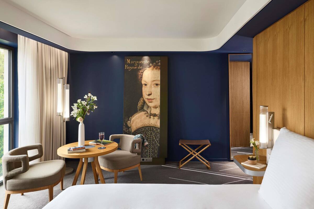 Suite Junior, 1 Tempat Tidur King, menara (Eiffel Tower View) | Seprai premium, minibar gratis, brankas, dan meja kerja