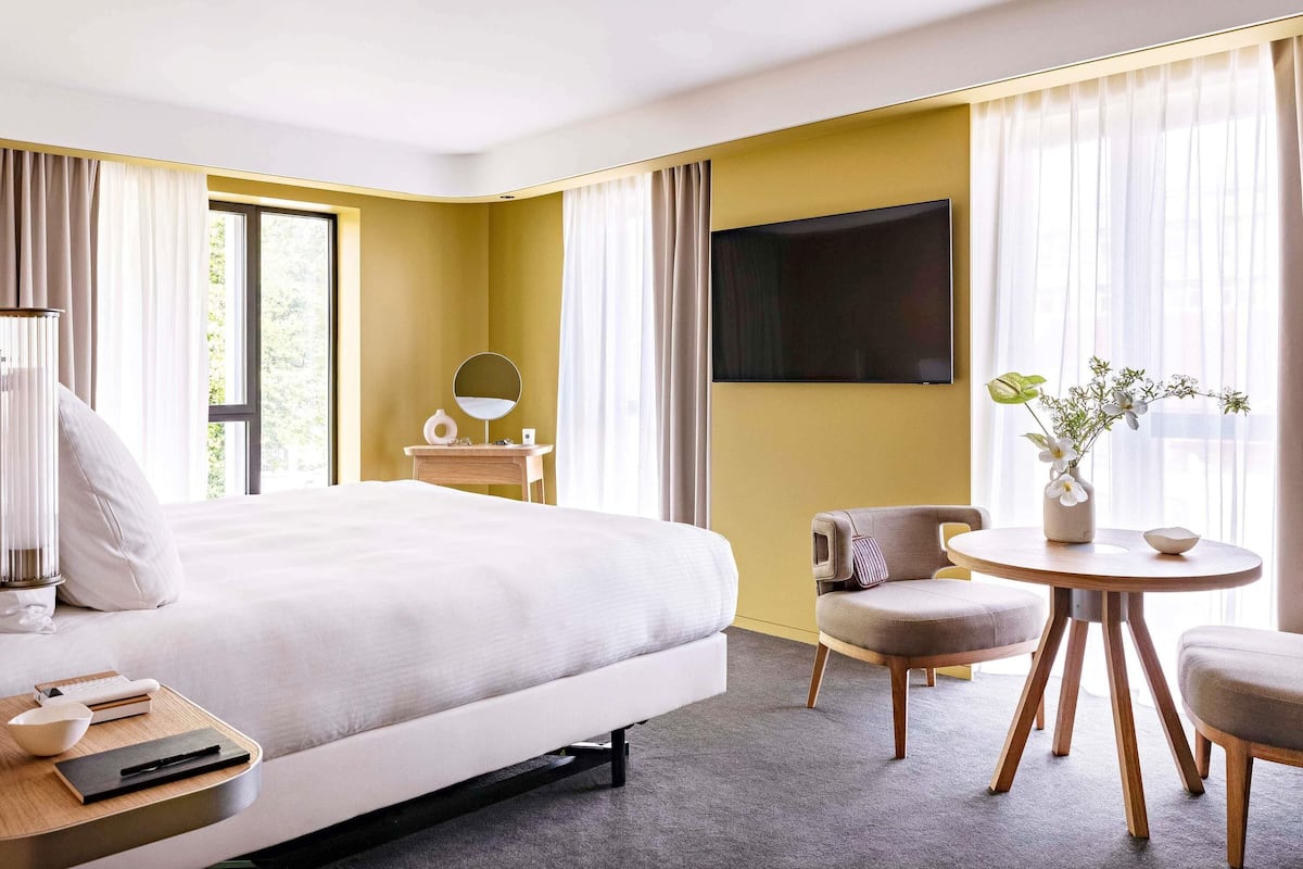Premium bedding, free minibar, in-room safe, desk