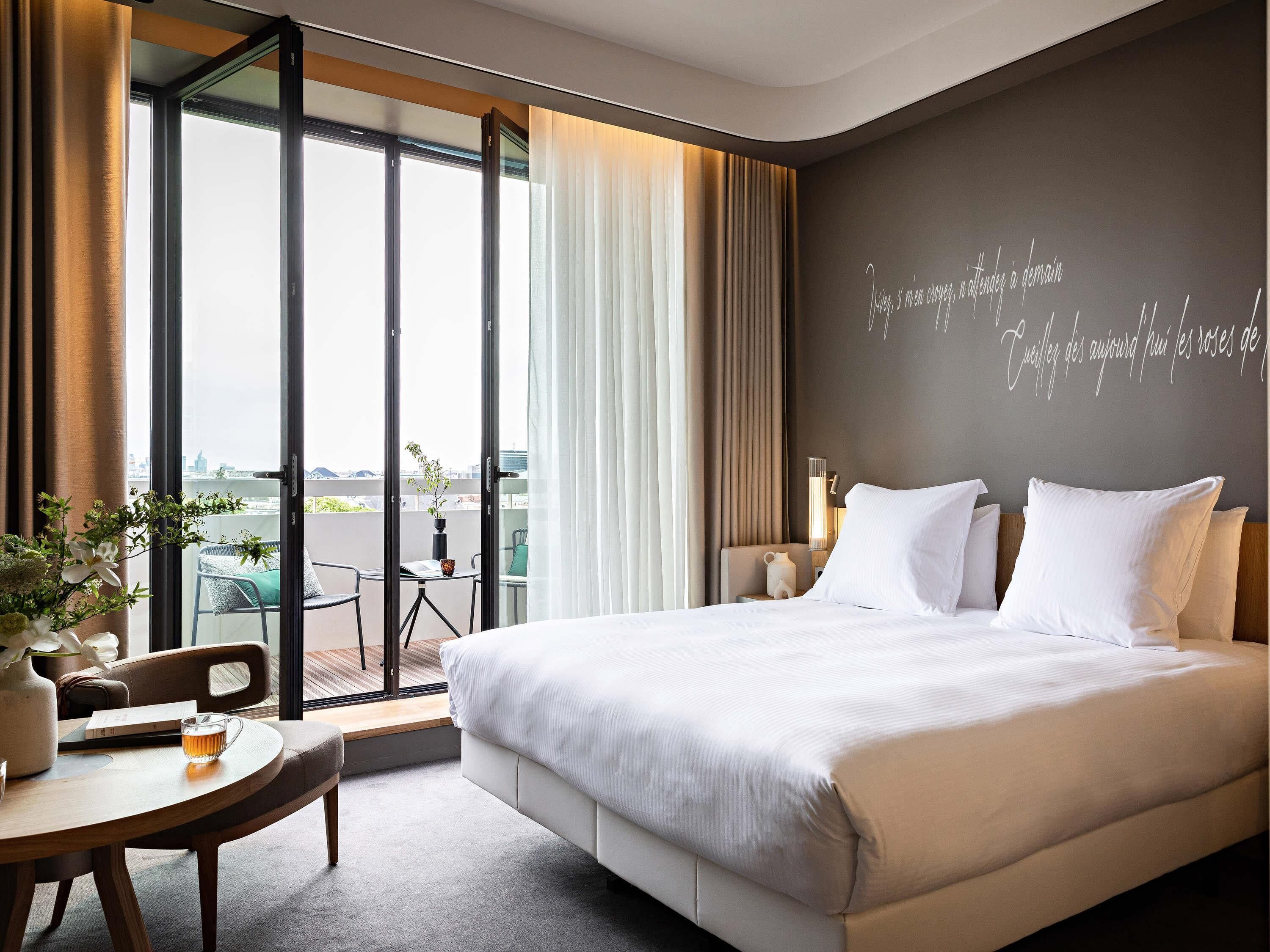 Deluxe Room, 1 King Bed, Balcony (Eiffel tower View)