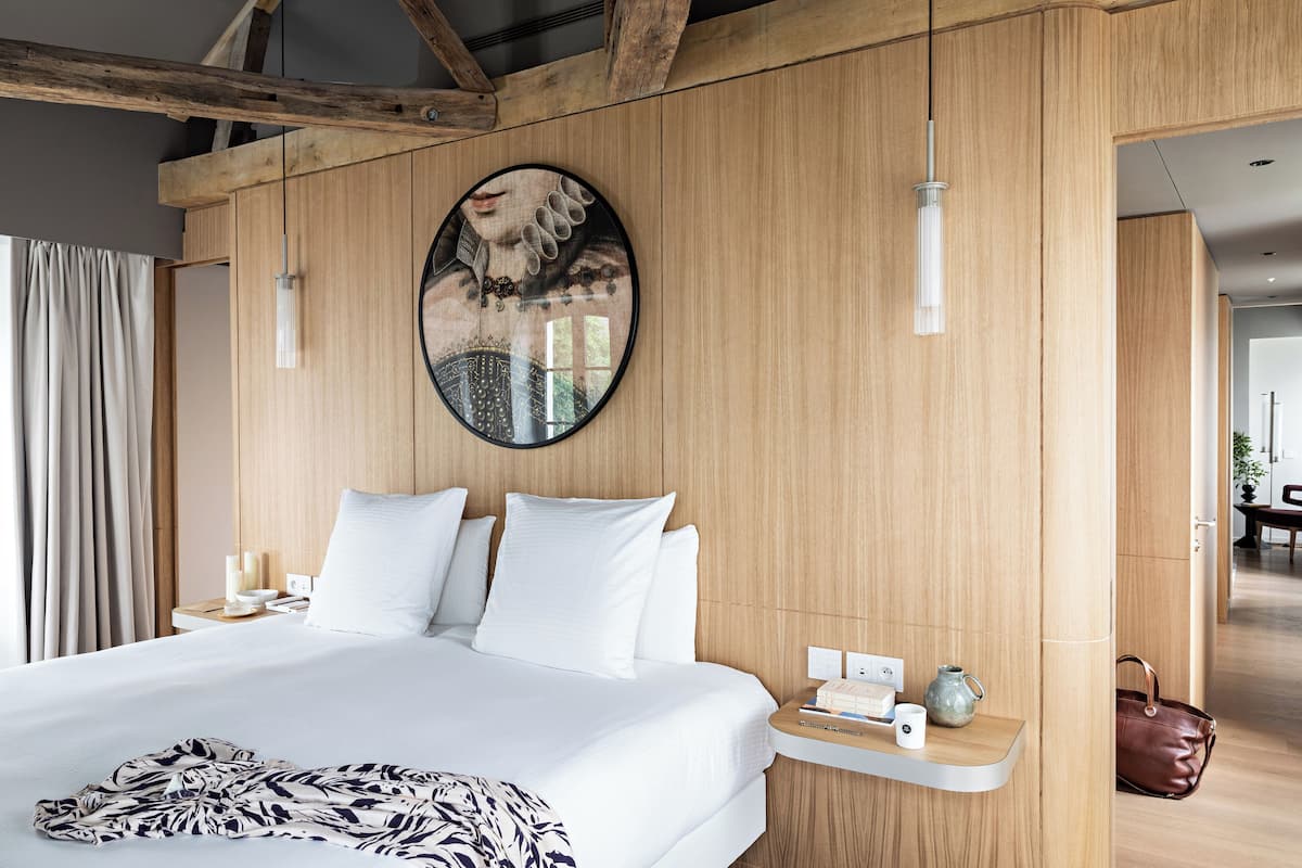Suite, 1 King Bed (Margot) | 1 bedroom, premium bedding, free minibar, in-room safe