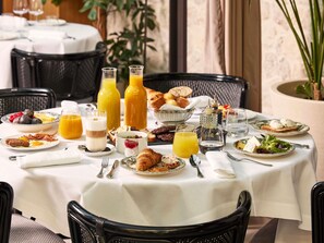 Daily buffet breakfast (EUR 34 per person) - Domaine de la Reine Margot Paris-Issy - MGallery Collection (Issy-les-Moulineaux)
