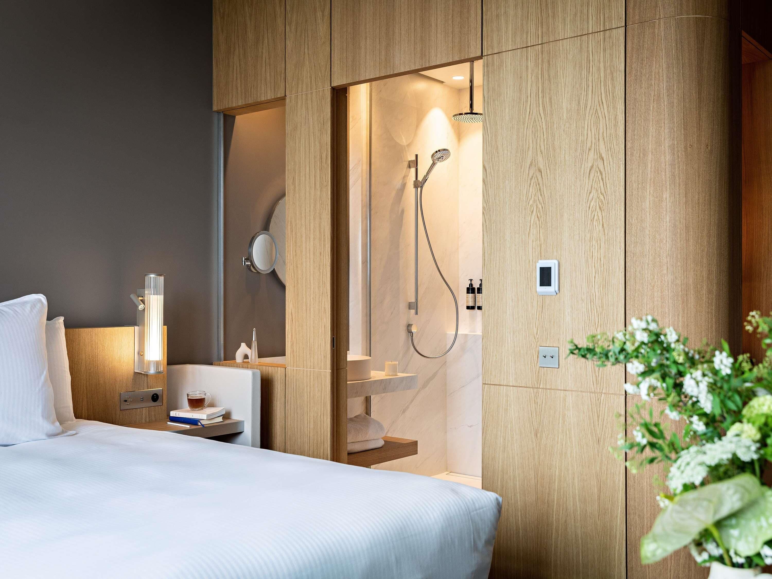 Deluxe Room, 1 King Bed, Balcony (Eiffel tower View)