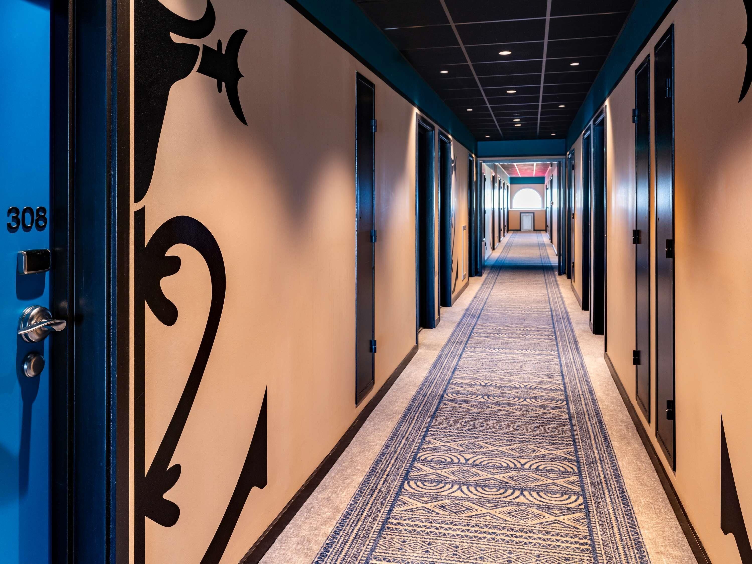 Ropa de cama de alta calidad y escritorio 