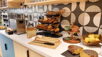 Colazione a buffet a pagamento, servita tutte le mattine