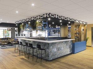 酒吧（店内）