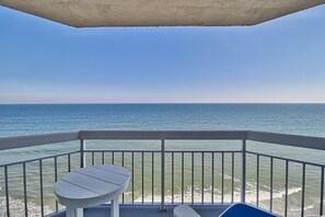 Condo, 1 Bedroom | Property grounds