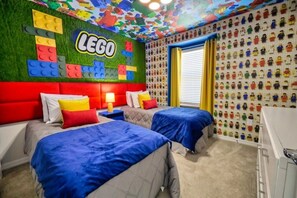 Townhome, 5 Bedrooms - 5 Bed Windsor Island Vacation Townhome 5 Bedroom Townhouse by Redawning (Davenport)