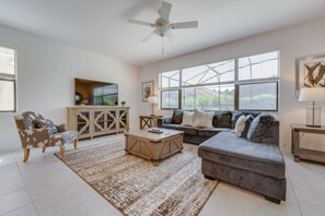 House, 5 Bedrooms | Living area - Beautiful Providence Vacation Home 5 Bedroom Home by Redawning (Davenport)