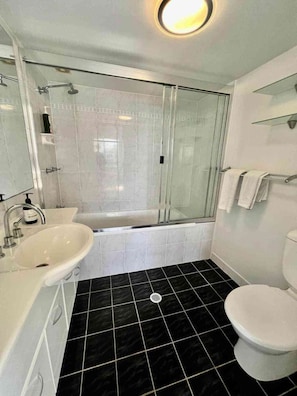 Shower, towels