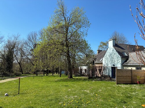 Monts d'Arrée house in the heart of a beautiful wooded park