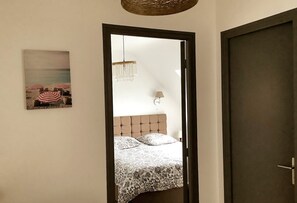 3 bedrooms, free WiFi, bed sheets