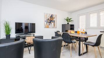 Comfort Apartment | Dining room
