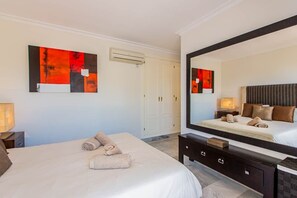 2 slaapkamers, een strijkplank/strijkijzer, gratis wifi, beddengoed