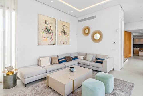 RDR234 - Amazing modern villa located minutes from beach