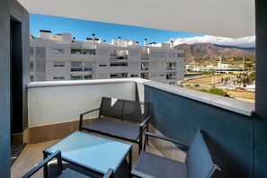 Property grounds - RDR274 - NEW 3 bedroom Apt with pool + near beach (Estepona)