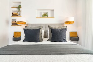 3 makuuhuonetta, silitysrauta/-lauta, ilmainen Wi-Fi, vuodevaatteet