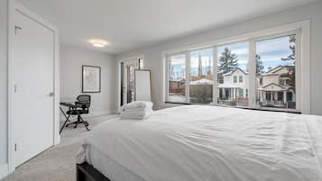 3 Schlafzimmer, Schreibtisch, Bügeleisen/Bügelbrett, Reisekinderbett