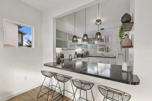 Coopers North in Old Town – Hot Tub & Pool Table!