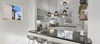 Coopers North in Old Town – Hot Tub & Pool Table!