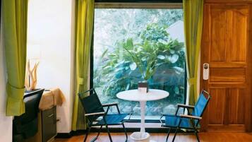 1 bedroom, cribs/infant beds, free WiFi