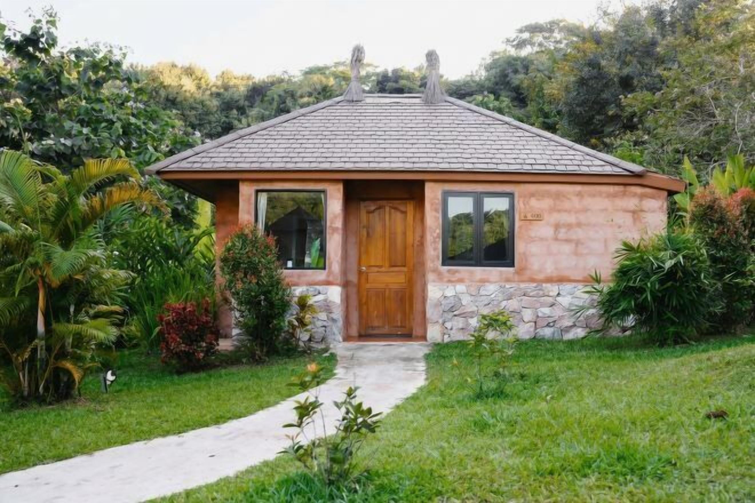 1 bedroom, cribs/infant beds, free WiFi