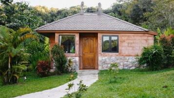 1 bedroom, cribs/infant beds, free WiFi