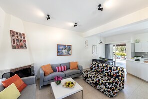 Televisie en een open haard