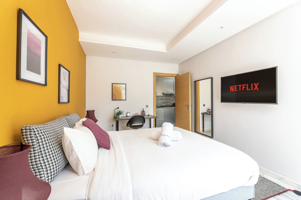 1 bedroom, in-room safe, iron/ironing board, WiFi (free)