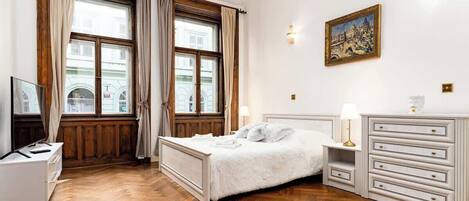 3 bedrooms, iron/ironing board, travel crib, WiFi