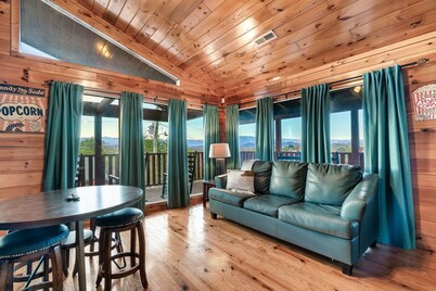 Mountain Lake Lodge! Slide into Fun! Families Love