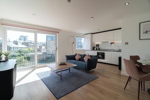 2 Bedroom Apartment | Özel mutfak | Buzdolabı, mikrodalga fırın, fırın, set üstü ocak