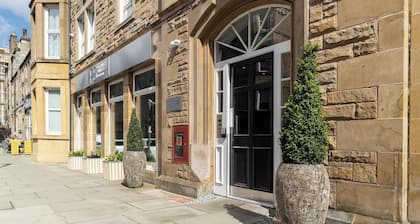 PREMIER SUITES Edinburgh Fountain Court