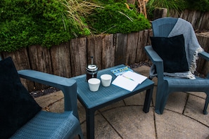 Terrace/patio - Mews Cottage close to beaches, sleeps up to 6 people (Redberth)