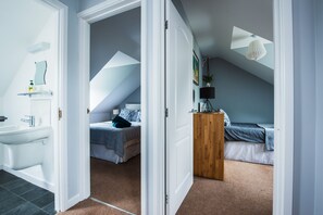 3 عدّة غرف نوم ومكواة/لوح كي وسرير سفر وواي فاي مجانًا